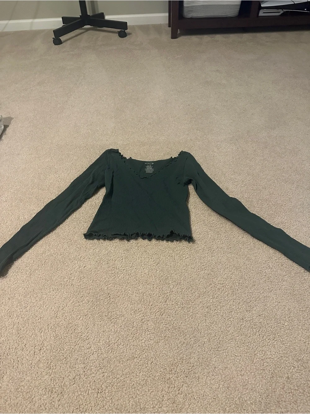 Free People Dark Green Ribbed V-Neck Lettuce-Edge Long Sleeve Crop Top